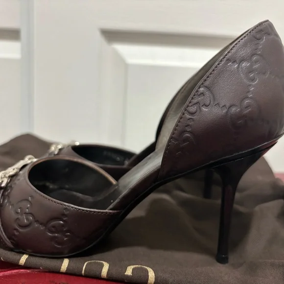 Gucci Brown Leather Heels with Decorative Chain - Picture 6 of 9